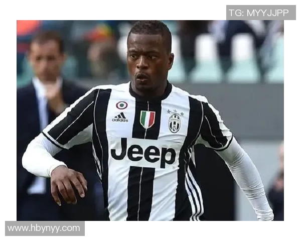 法国足球明星埃弗拉的辉煌职业生涯与对足球的热爱之路